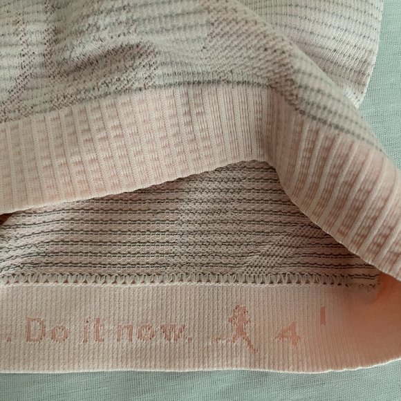 Lululemon Run: Swiftly Tech Racerback *Paisley Heathered Pretty Pink size 4 rare - Picture 9 of 10